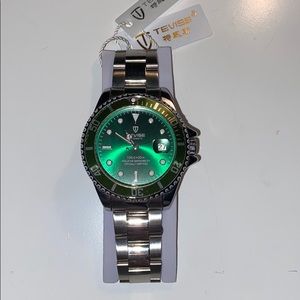 Beautiful NWT RARE Emerald green Tevise watch
